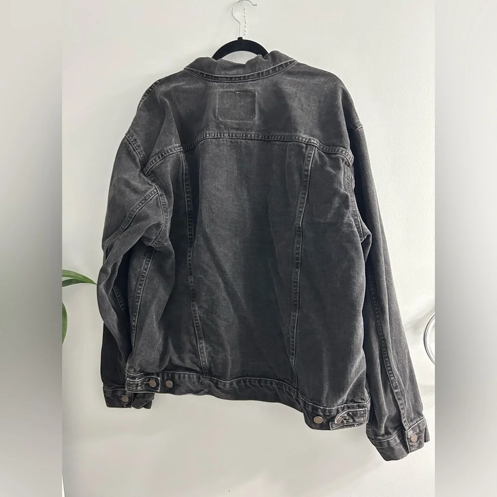 SOLD DO NOT BUY Levi’s washed black trucker jean jacket - Picture 3 of 8